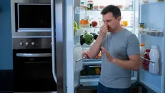 Váš chladnička sa zmenila na galériu vôní? Ako to napraviť za 10 minút bez chemikálií