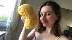 Zbavte sa baktérií na špongii pomocou týchto jednoduchých trikov. Prečo je to dôležité?